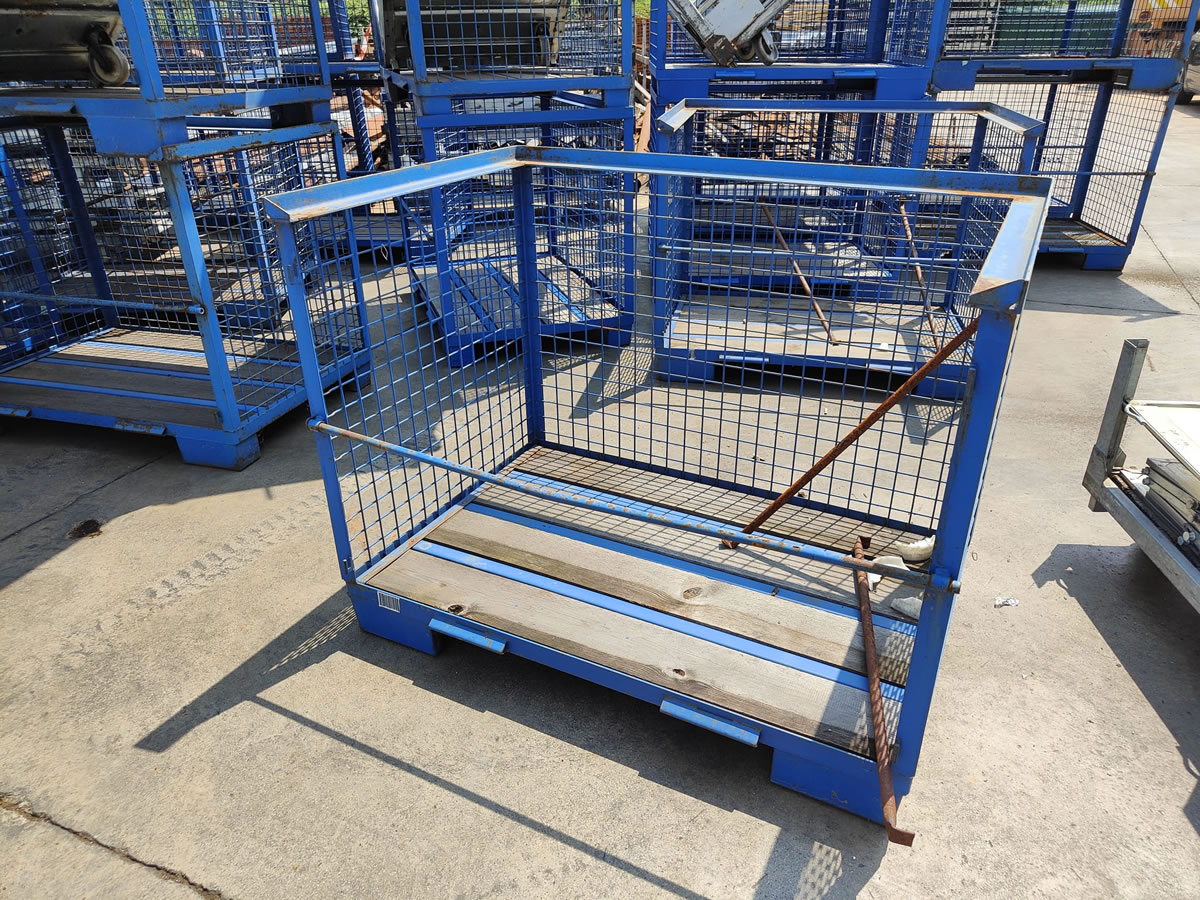 Casse metalliche in rete chiuse su tre lati - Misure: 1250x810xh960 - Disponibiliti 50 pezzi - Portata kg500