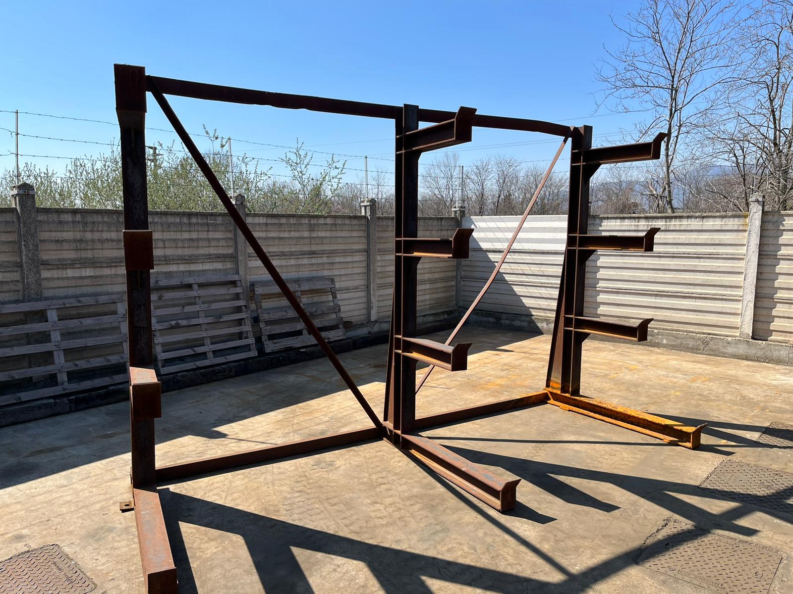 Stallo porta materiale